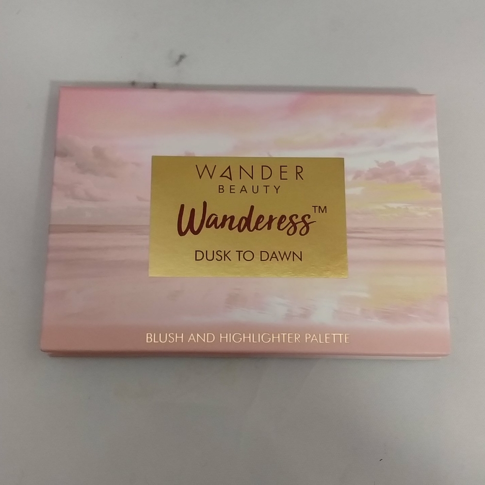 Wander Beauty Wanderess Dusk to Dawn Palette NWT